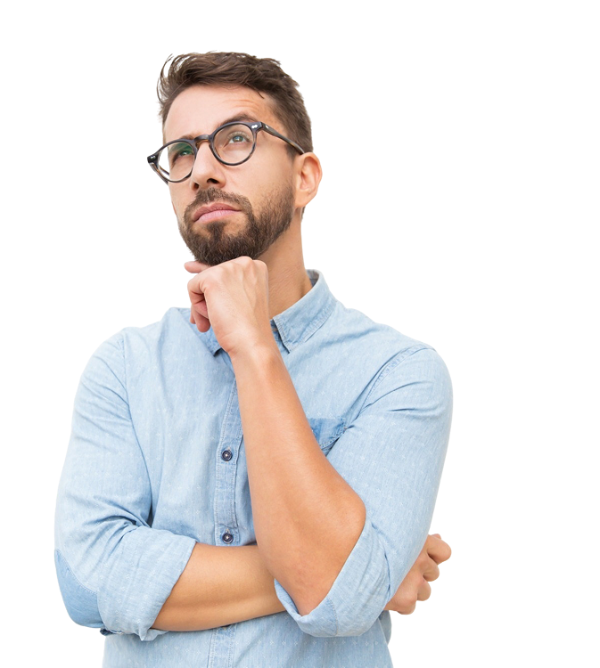 Uomo pensieroso che valuta il proprio shop online